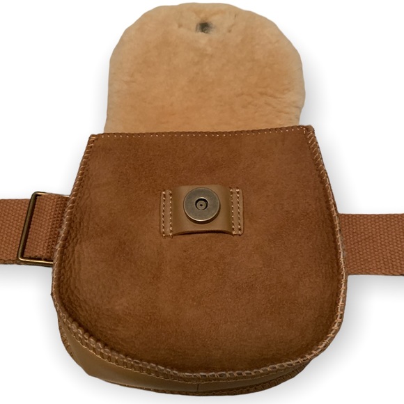 UGG Mini Bag/Fanny Pack - Picture 4 of 6